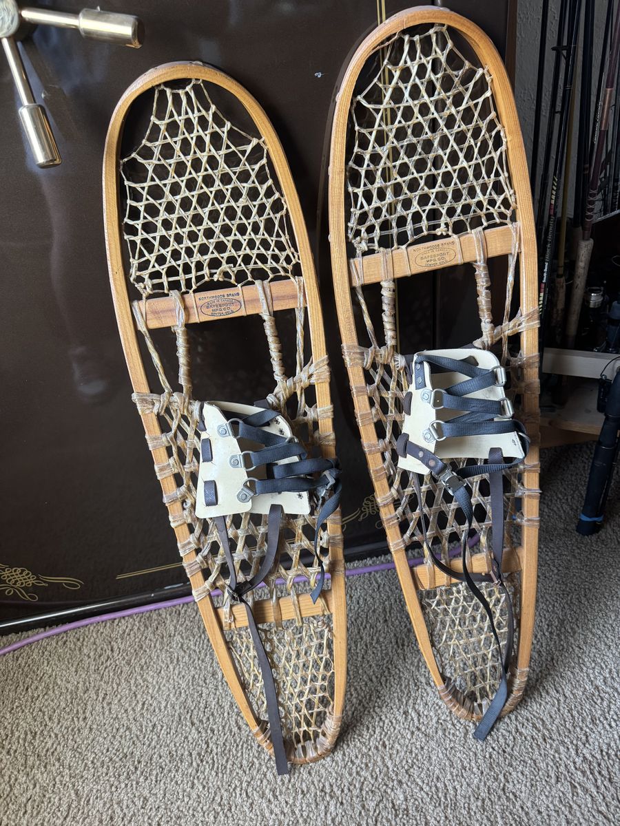 Vintage Northwood snowshoes 