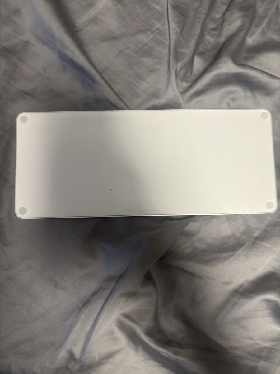 Main image 6