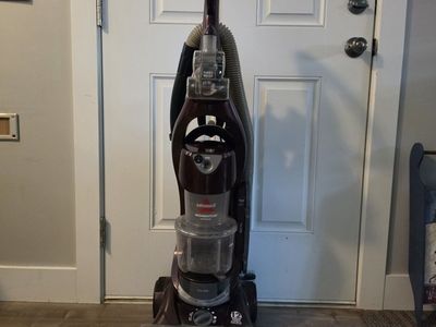 Bissell Vacuum - Momentum Cyclonic