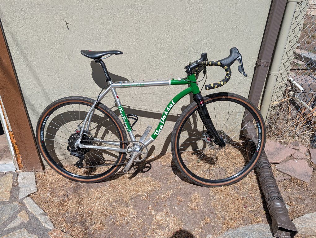 Van Dessel Country Road Bob