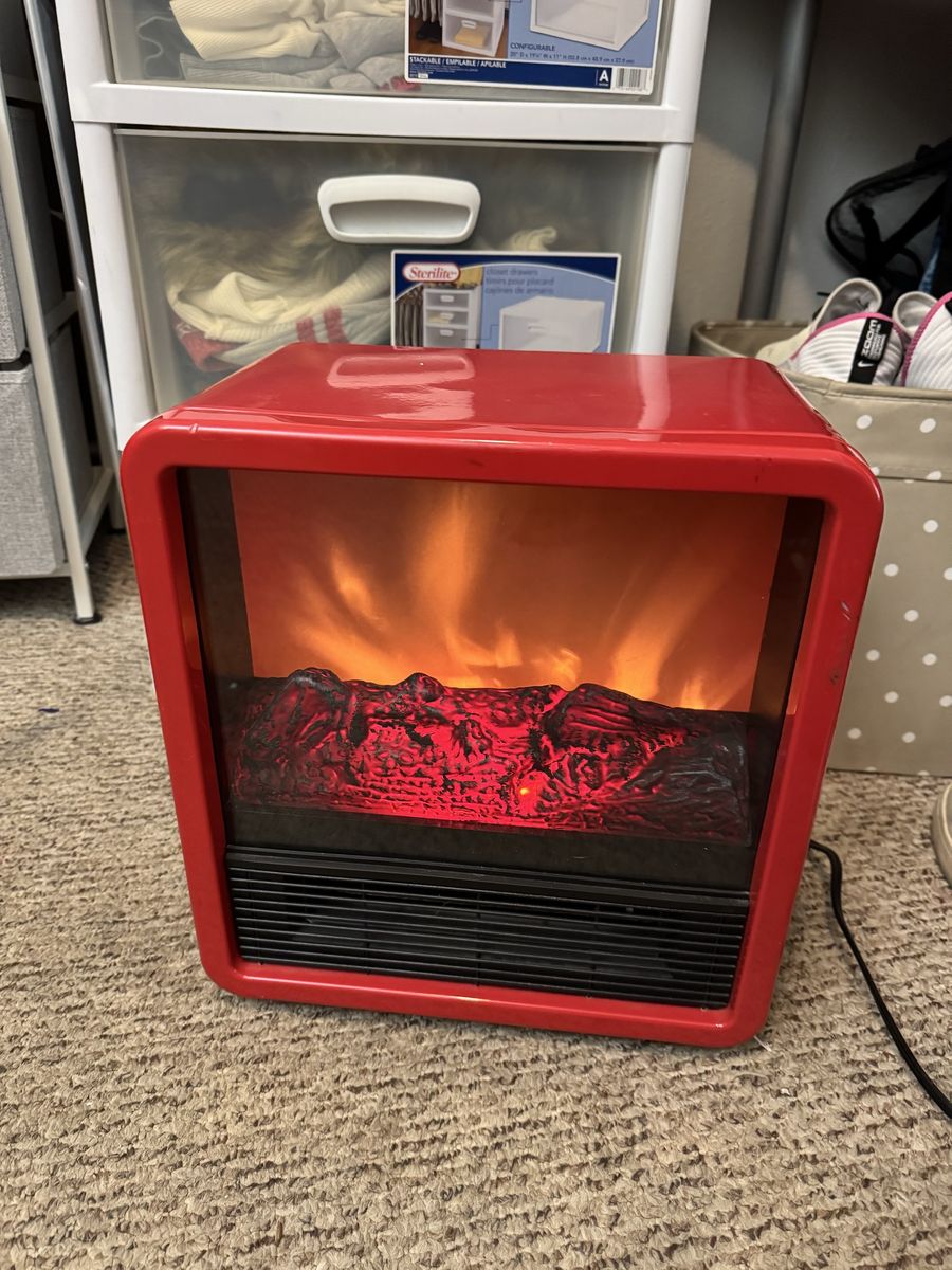 Electric fireplace fireplace heater portable interior heater with realistic 3D wood flame