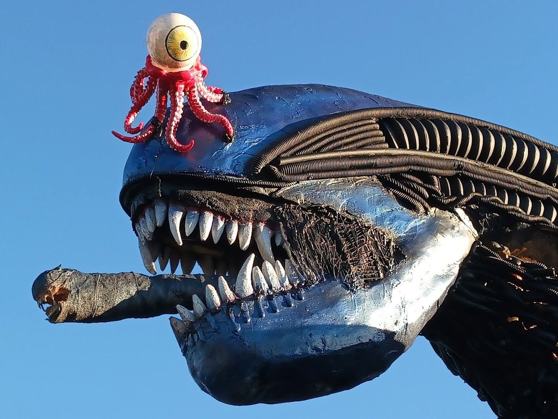 Custom Handmade Alien Xenomorph Prop & Yard Display Set