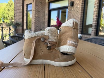 Sorel Tan Suede Sherpa Lined Ankle Boots - Women's Size 7, Hand Crafted Rubber Sole