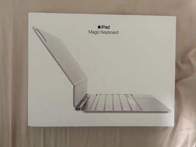 Apple iPad Magic Keyboard for iPad Pro 11-inch (M4, M5)