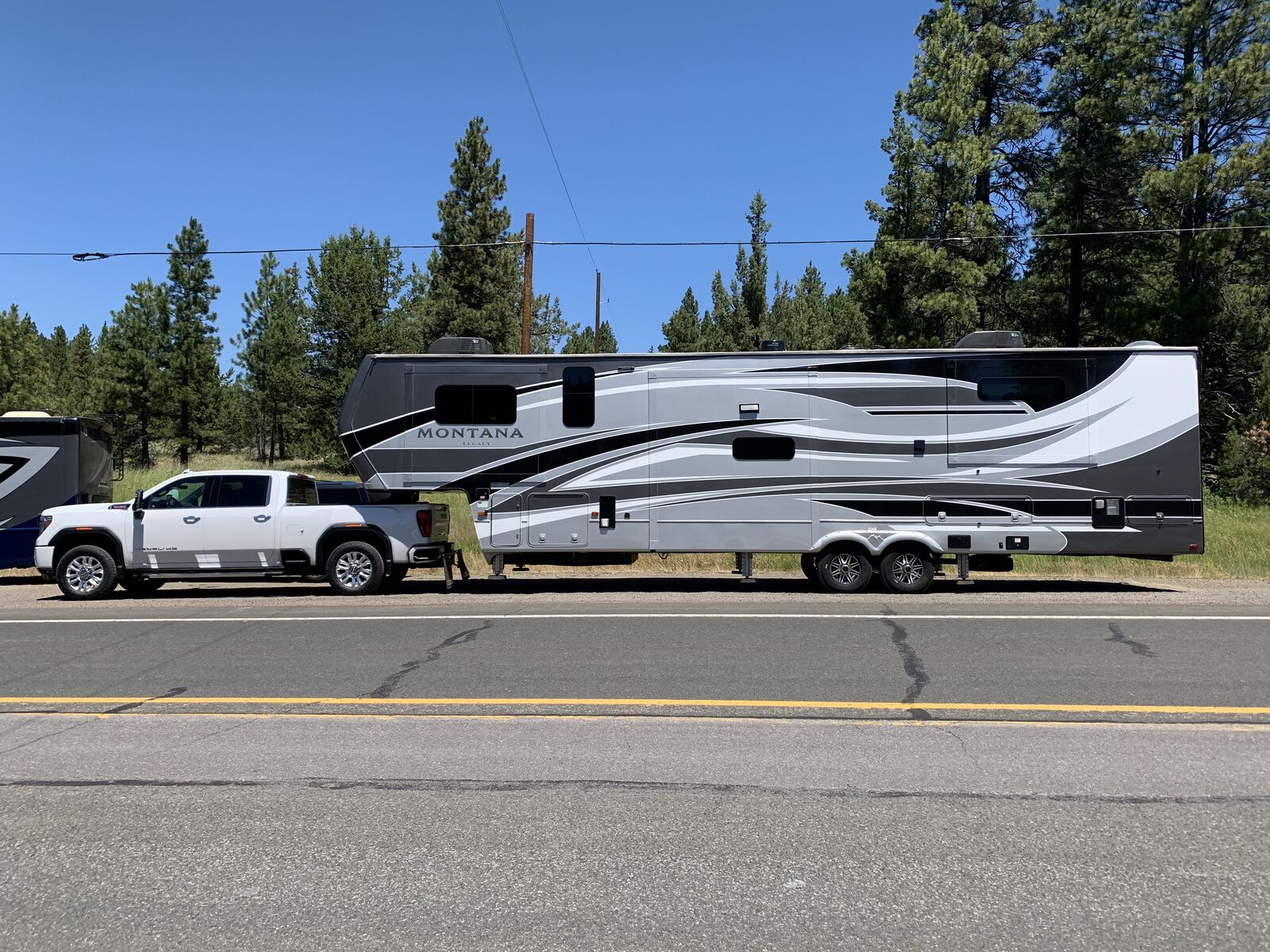 2022 Keystone Montana 3761FL 5th Wheel - Legacy Package