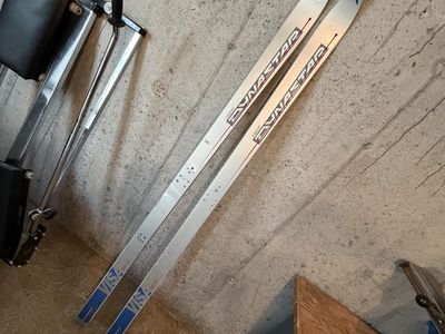 Vintage Dynastar Visa Sport 55 180cm Skis – Retro French Ski Cabin Décor $50 cash/venmo in Provo
