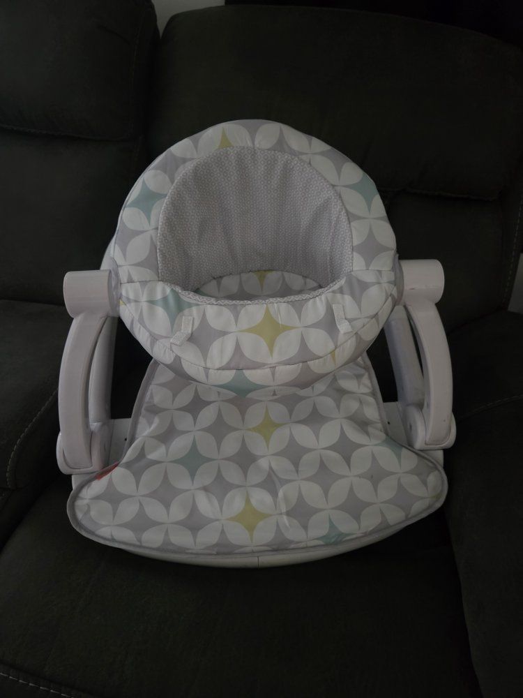 Fisher-Price Sit-Me-Up Floor Seat - Geometric Pattern