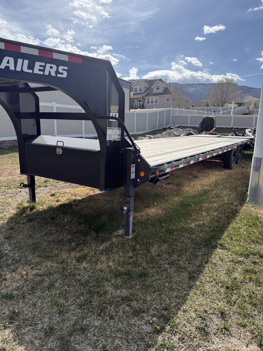 30’ PJ gooseneck trailer