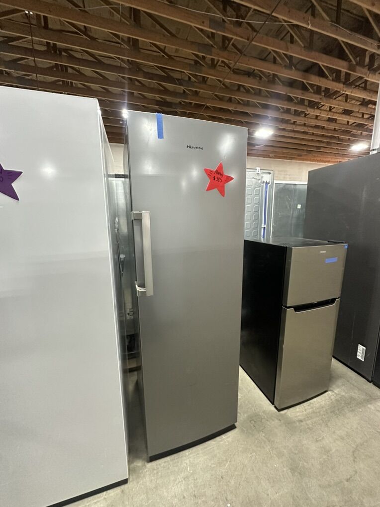 NEW HISENSE 10.2 CF CONVERTIBLE FREEZER-FRIDGE