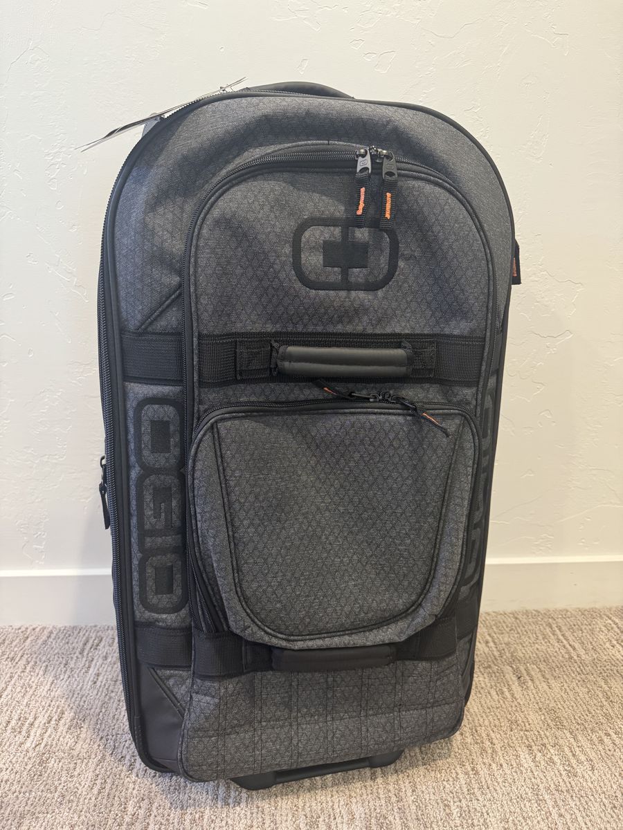 Ogio Terminal Travel Rolling Duffel Suitcase NWT