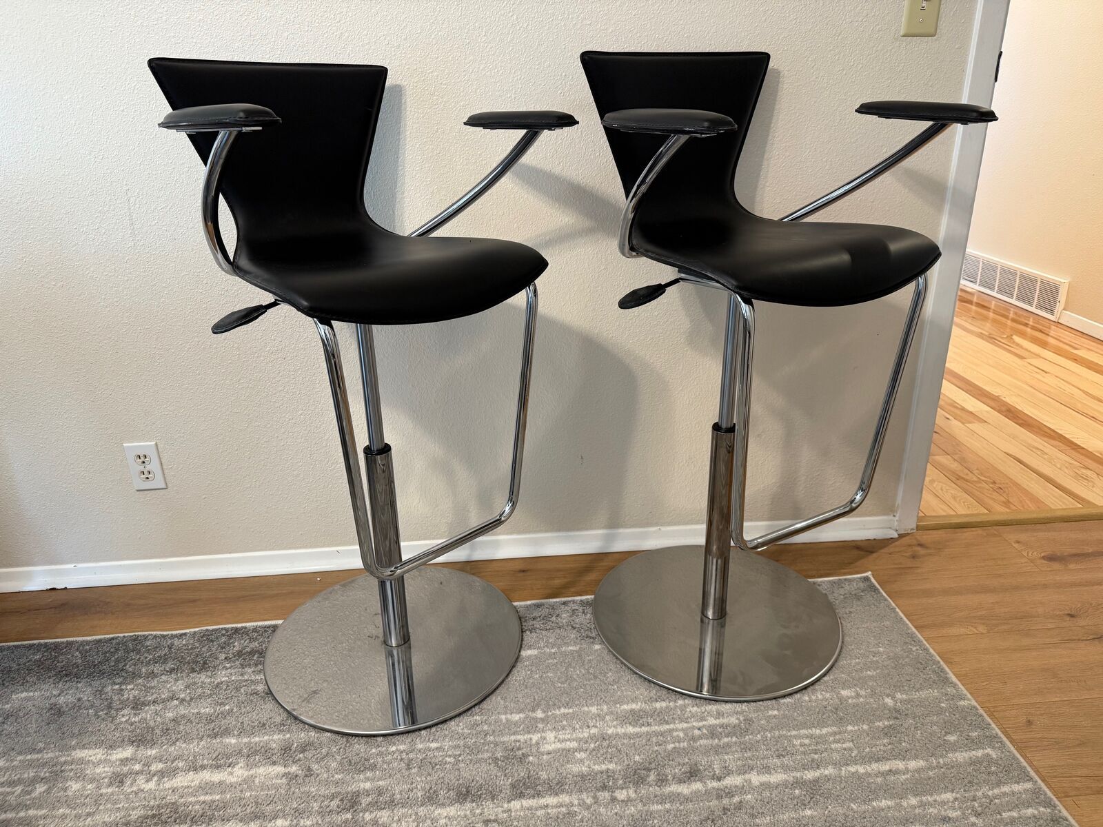 Pair of Serico Italian Chrome and Black Leather Barstools