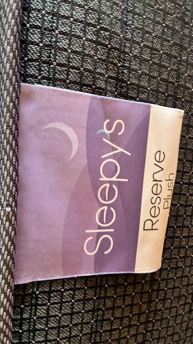 Sleepy's Reserve Plush Mattress - Queen Size