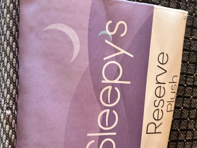 Sleepy's Reserve Plush Mattress - Queen Size