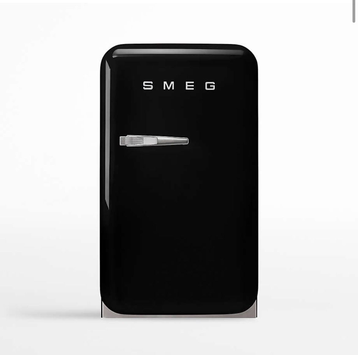 SMEG FAB 5 Black Mini Right-Hinge Refrigerator