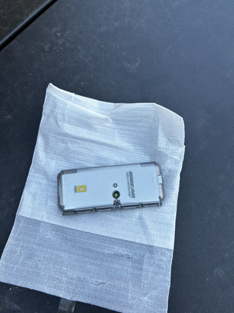 IOGEAR 4 Port 2.0 USB Hub