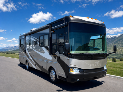 2008 National RV Tropical