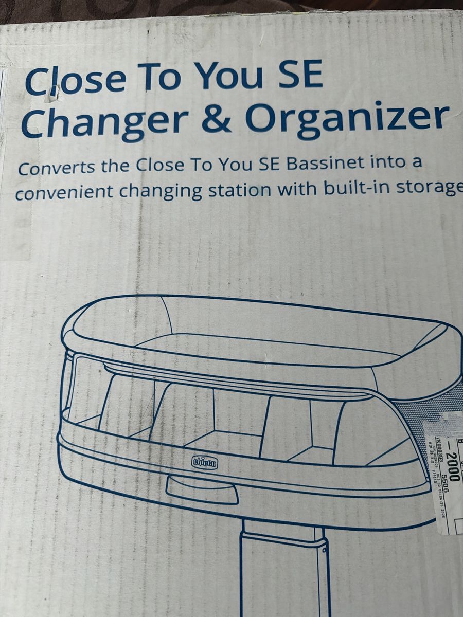 Chicco Close To You SE Bassinet Changer & Organizer - Converts Bassinet to Changing Station w/ Storage