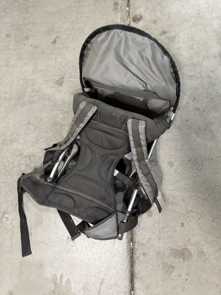Hiking child carrier