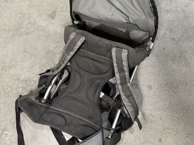Hiking child carrier