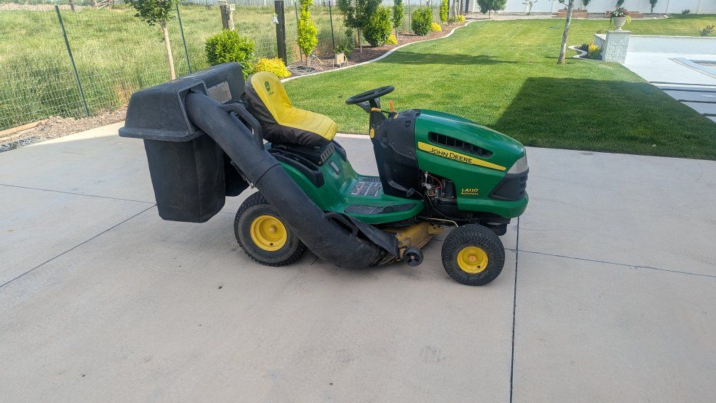 John Deer riding mower