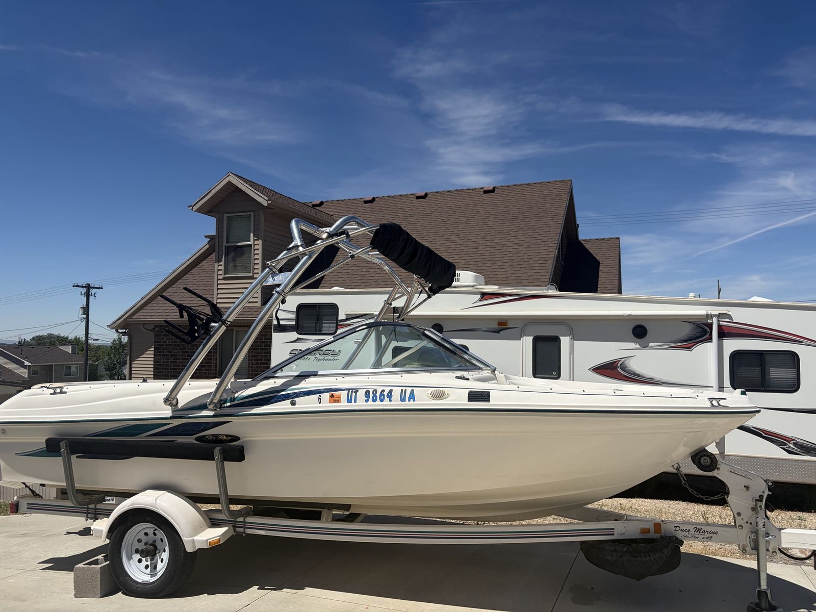 Sea Ray Bowrider with Wakeboard Tower + Trailer - Utah Registered (UT 9864 UA)