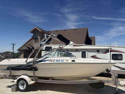 Sea Ray Bowrider with Wakeboard Tower + Trailer - Utah Registered (UT 9864 UA)
