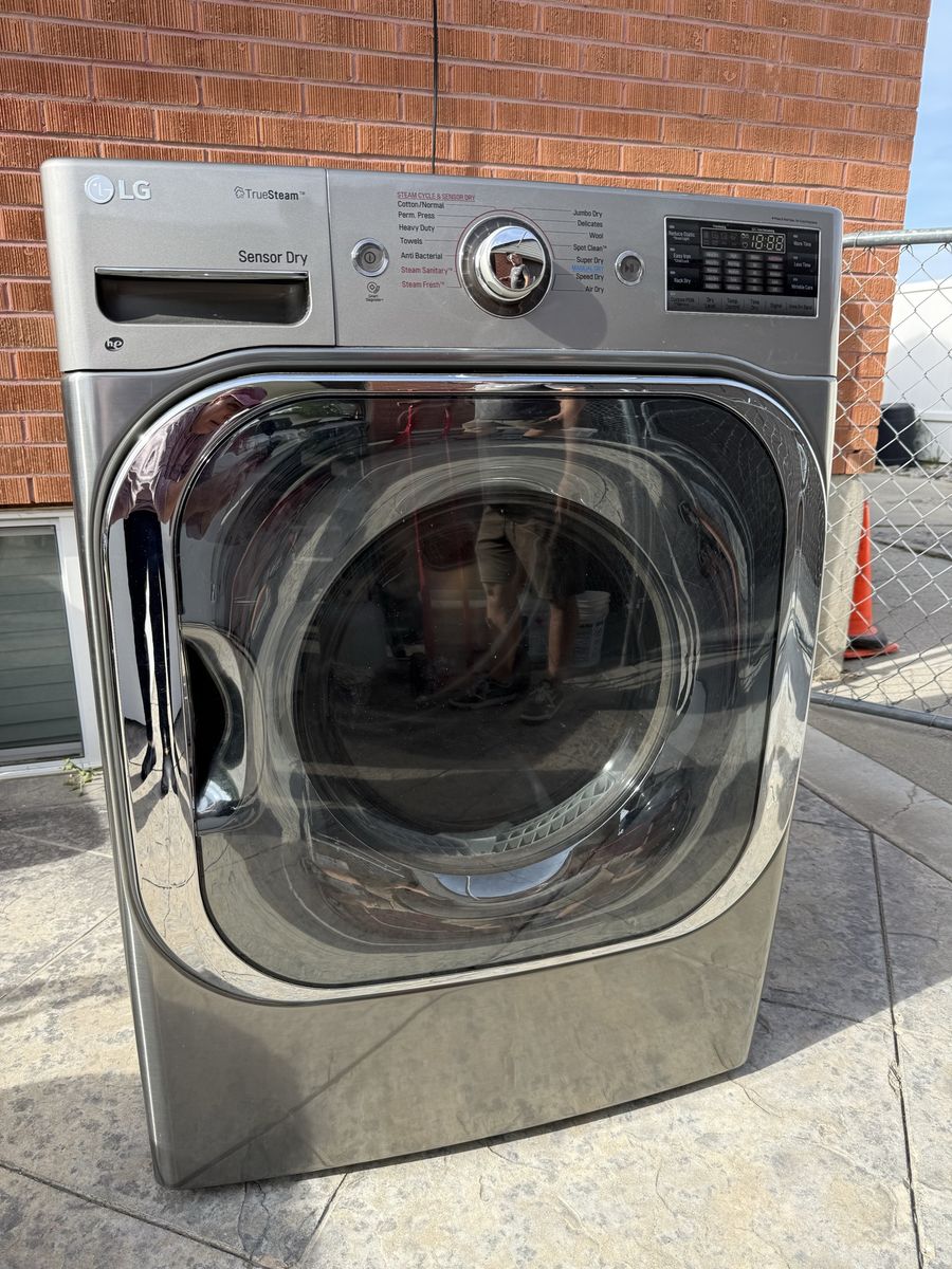 LG 7.4 Cu Ft Gas Dryer