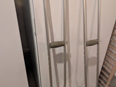 Guardian MDSV805 Crutches - Adjustable Aluminum Walking Aid