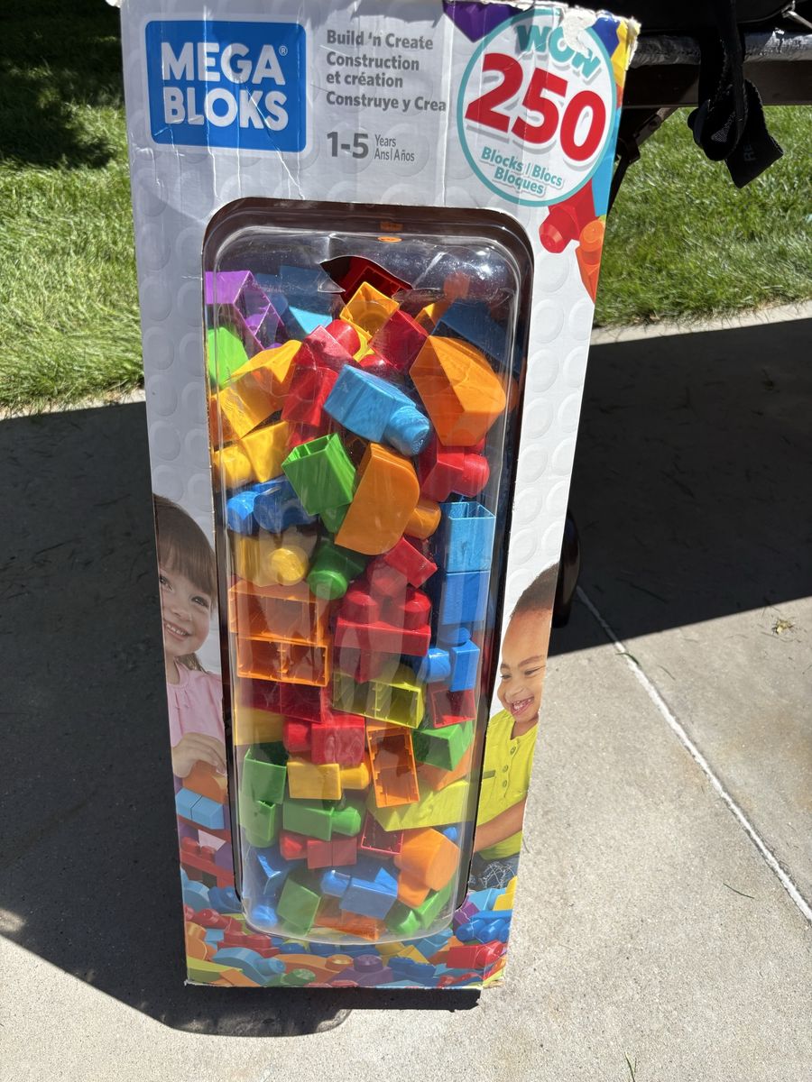 Mega blocks
