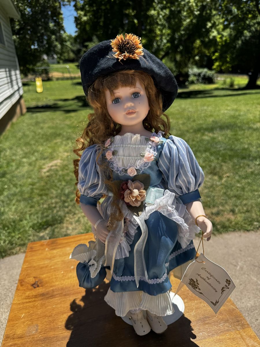 Le Jardine Collection "Mina" Porcelain Musical Doll with Stand