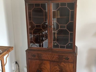 Vintage Federal Style Mahogany Hutch - Excellent heirloom condition