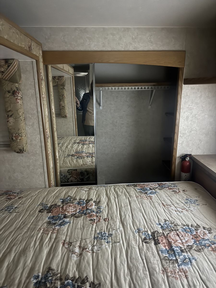 Main image 5