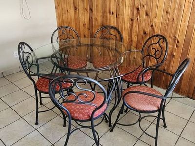 Glass top Round Table