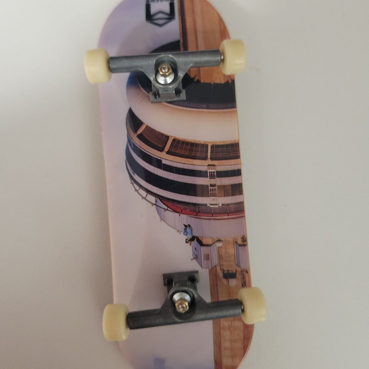 Tech deck fingerboard