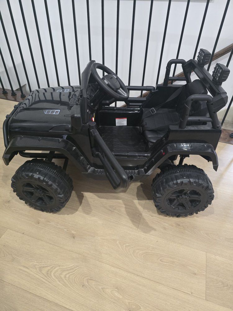 Black Kids Electric Ride-On Jeep Car with Remote Control and Charger