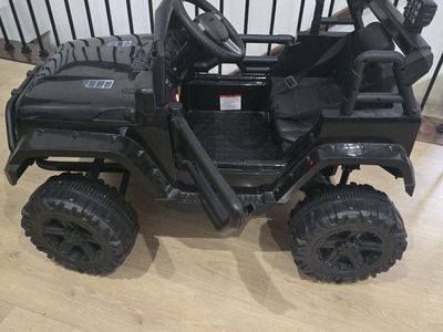 Black Kids Electric Ride-On Jeep Car with Remote Control and Charger