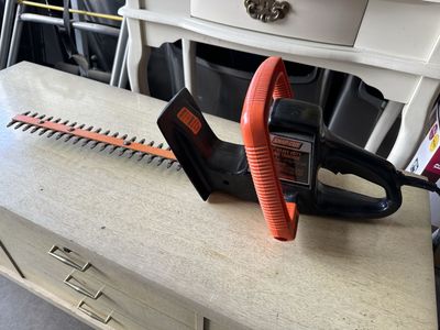 Snap Cut 16” Electric Heavy Duty Hedge Trimmer