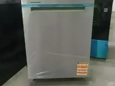 NEW WHIRLPOOL STAINLESS DISHWASHER W 3RD RACK