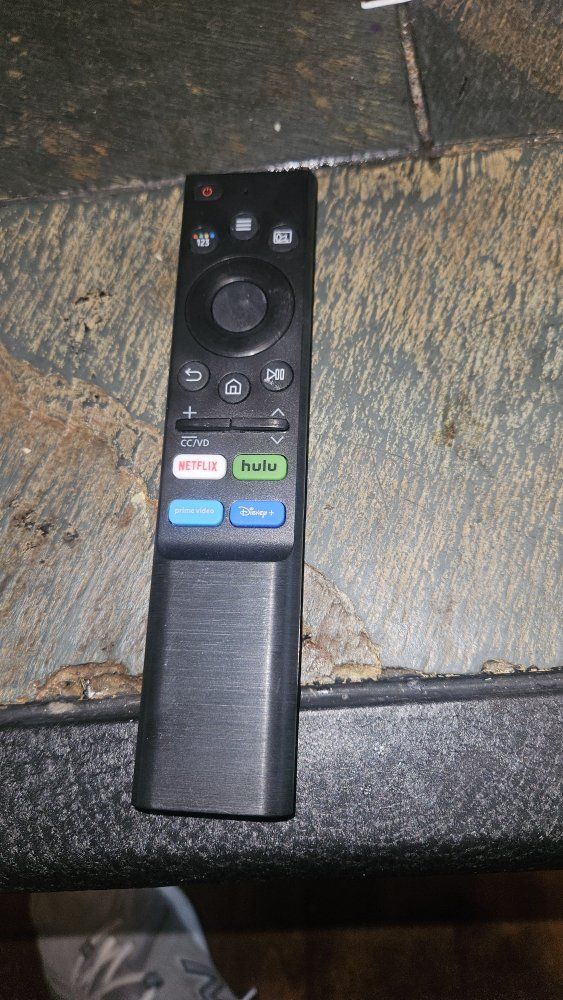 Samsung UN50NU6900 50-inch 4K Smart UHD TV (UN50NU6900BXZA) with Remote, Excellent Condition