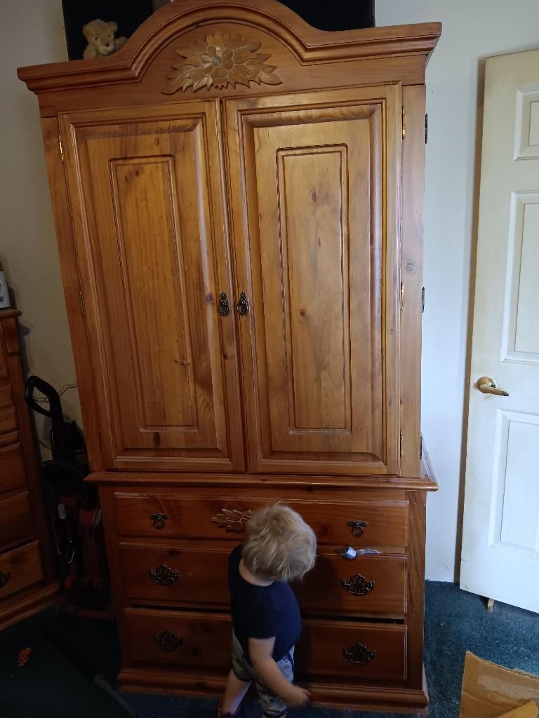 Bedroom set for sale