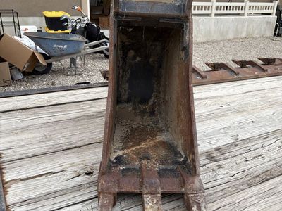 12” Kubota Bucket with teeth