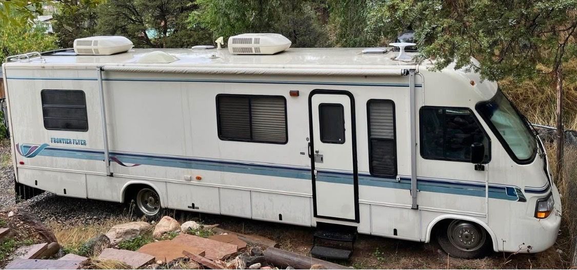 1994 Damon Frontier Flyer 29' Motorhome