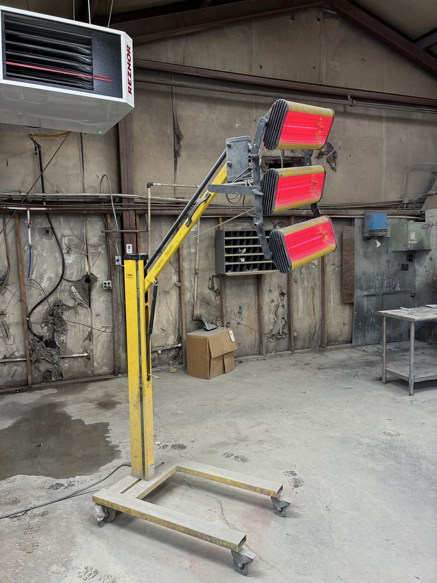 Automotive Trisk Heat Lamp