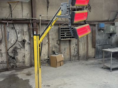 Automotive Trisk Heat Lamp