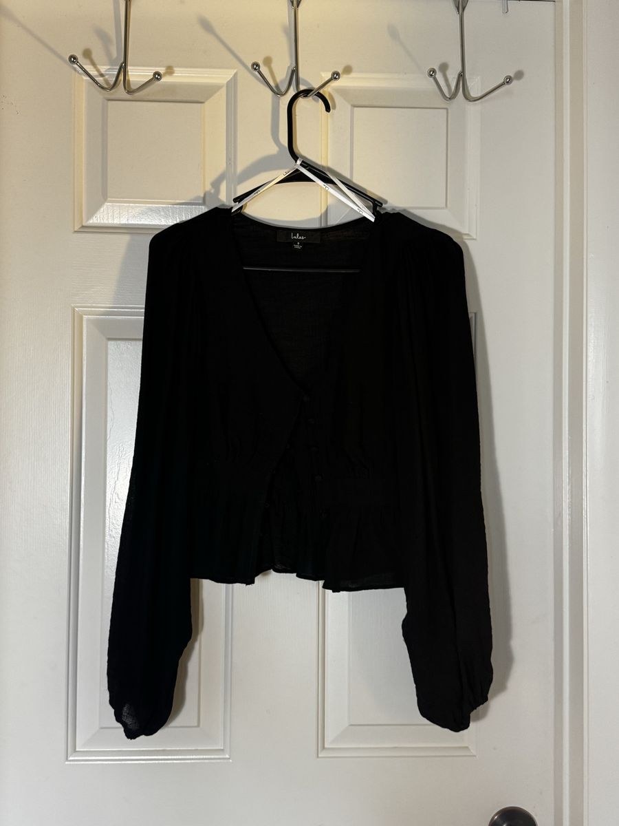 Lulus Black Long Sleeve V-Neck Button Down Top Size S