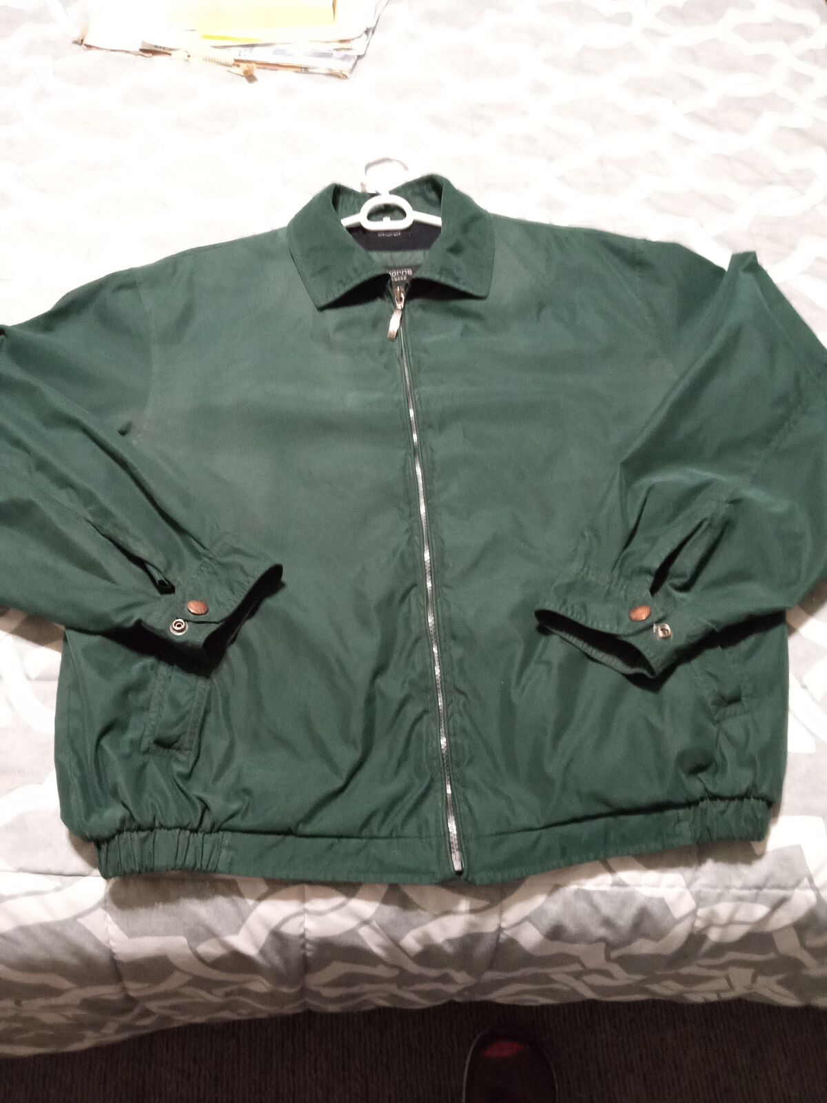 Liz Claybourne green silk microfiber jacket size large made in Ukraine Forest green