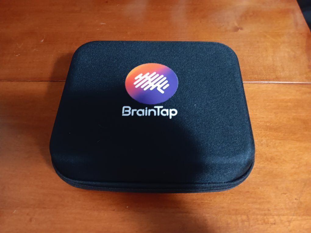 BrainTap Headset Meditation Light Therapy  & Case Brain Tap. Excellent Conditions!