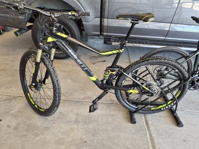 Giant Stance Mountain Bike