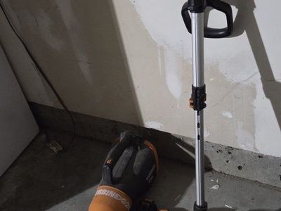 WORX GT 3.0 Trimmer & Blower Combo Kit - 20V Cordless with 2 batteries, charger and extra trimmer line
