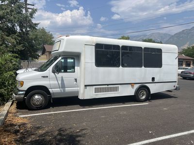 2003 Ford E-450 and Econoline 450